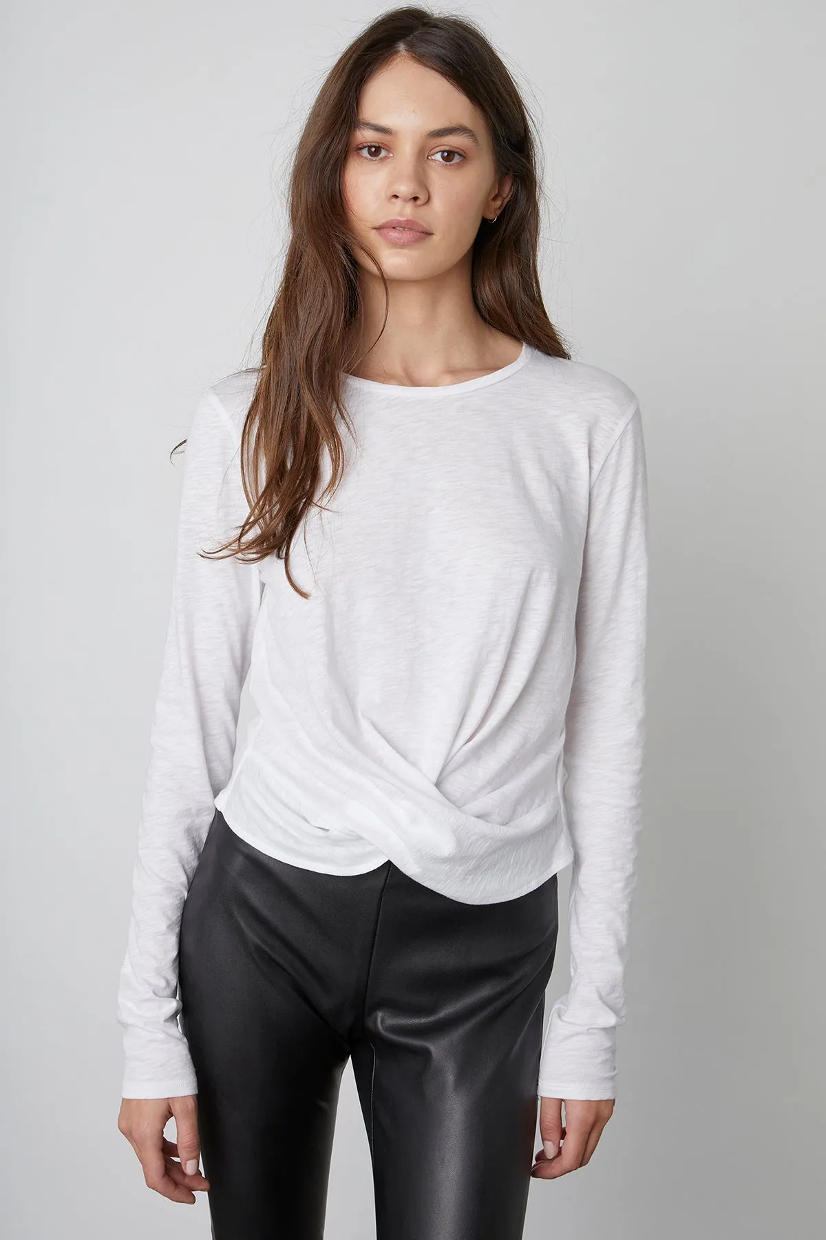 BEATRICE FRONT TWIST TEE