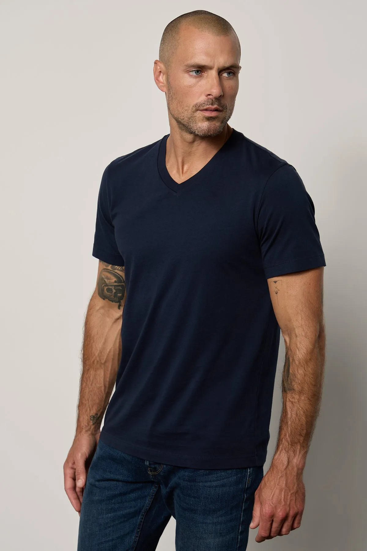 MARSHALL V-NECK TEE