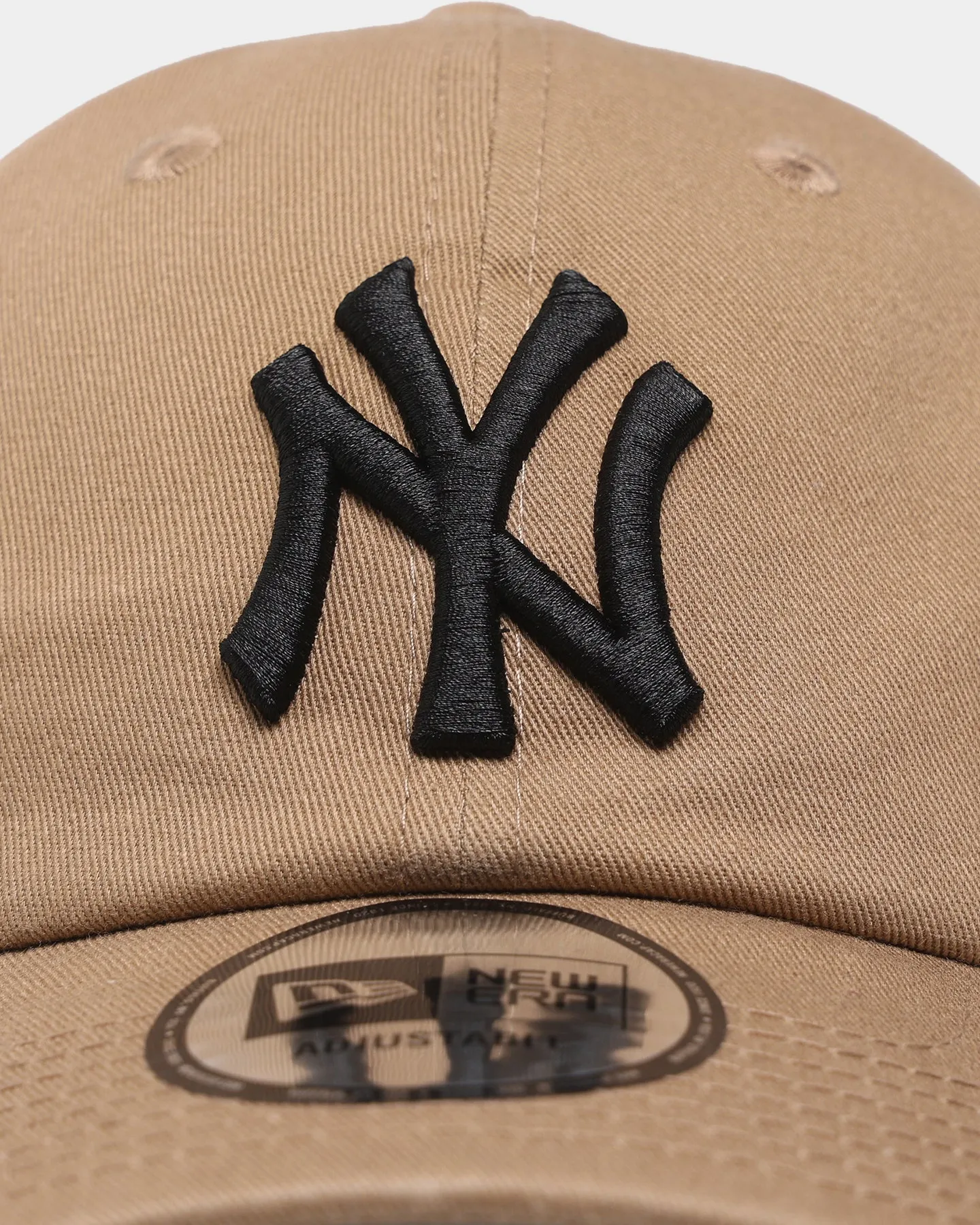 New Era New York Yankees 'Khaki Black' Casual Classic Strapback Khaki