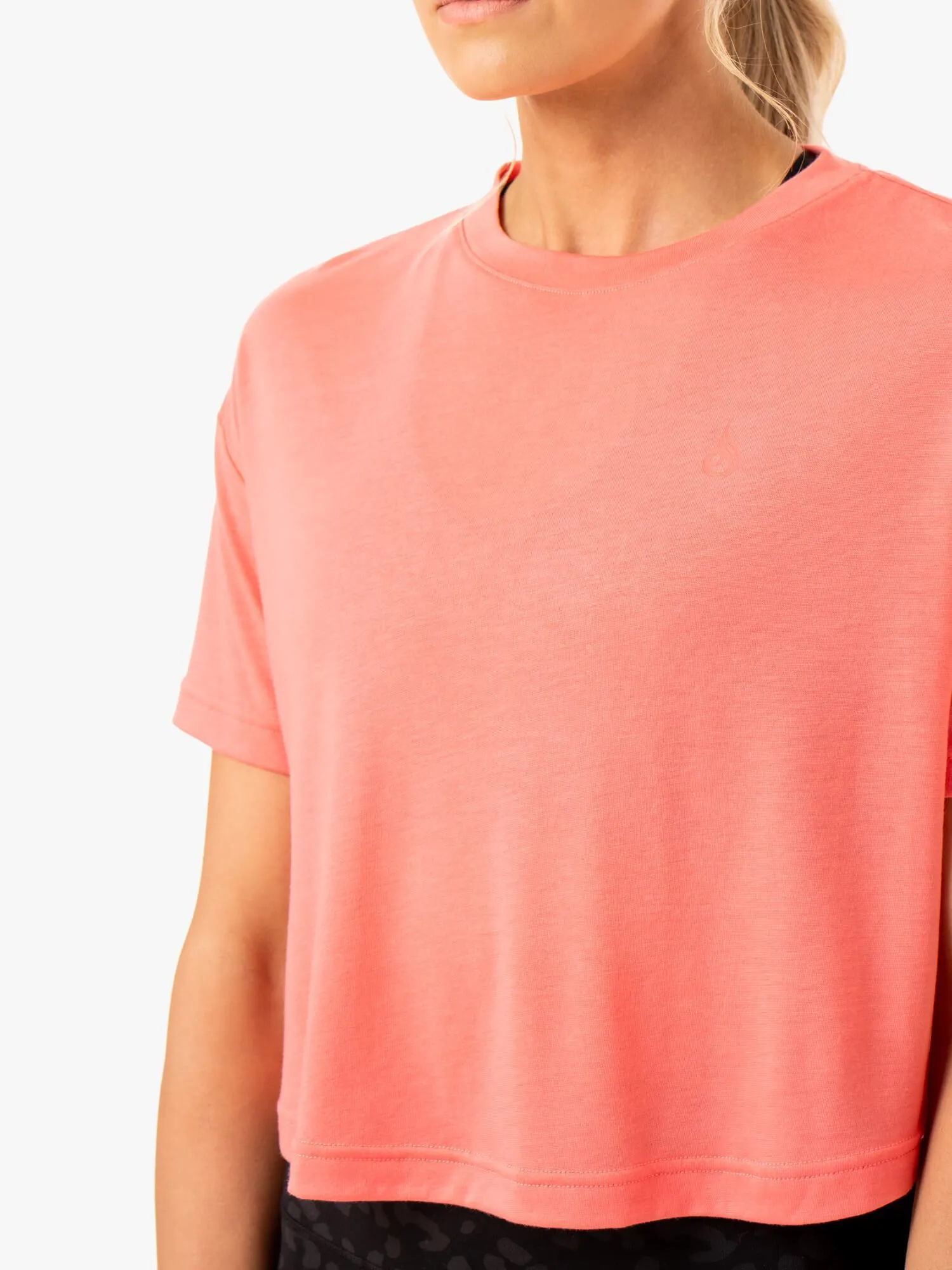 Ultra Scoop T-Shirt - Coral